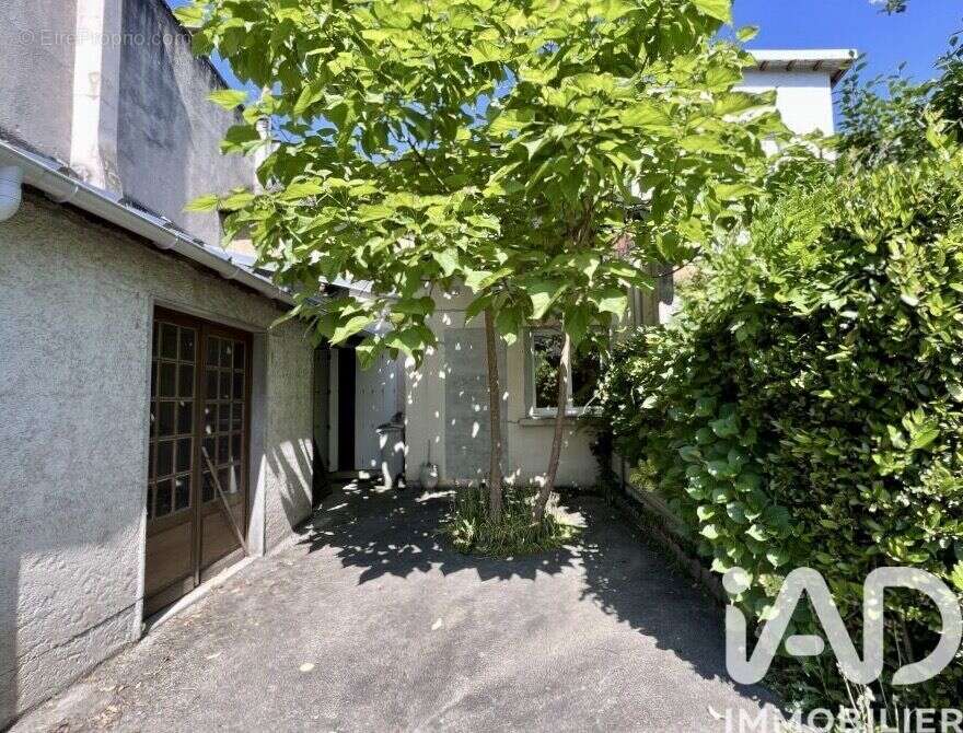 Photo 9 - Appartement à SAINT-YRIEIX-LA-PERCHE