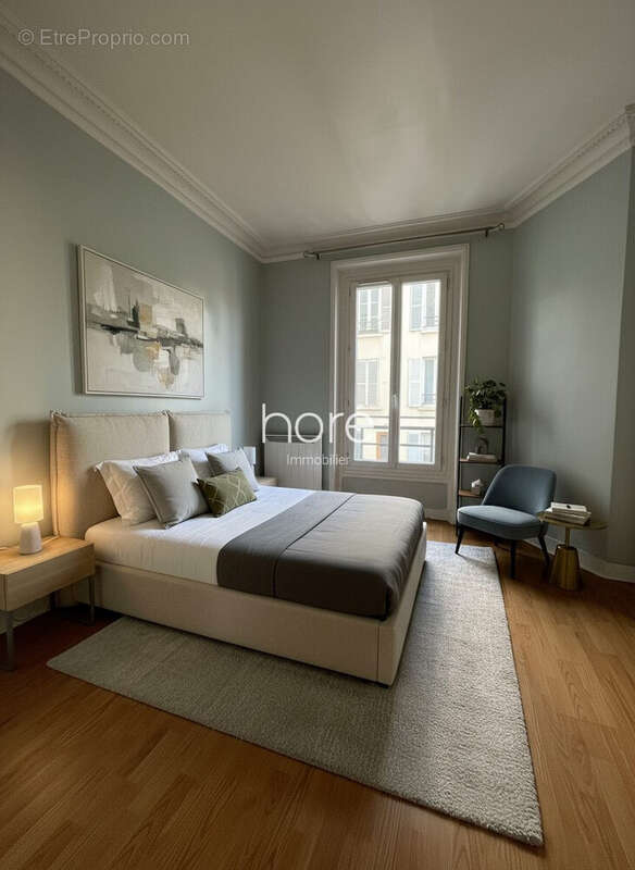 Appartement à COURBEVOIE