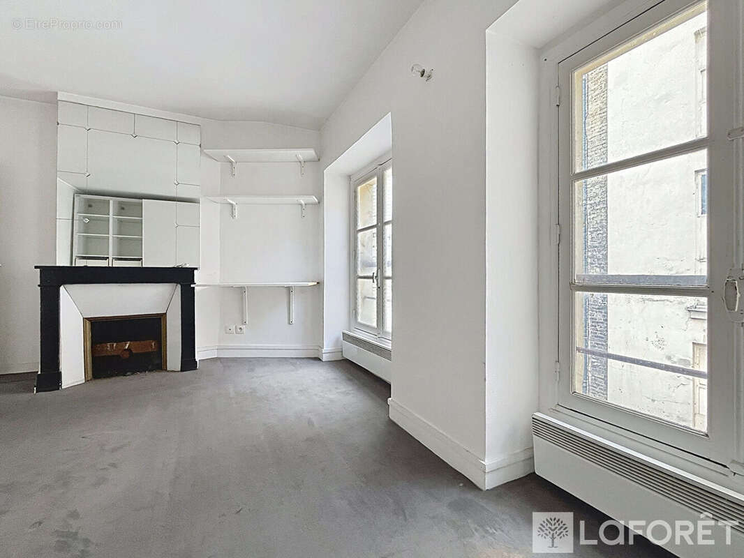 Appartement à PARIS-2E