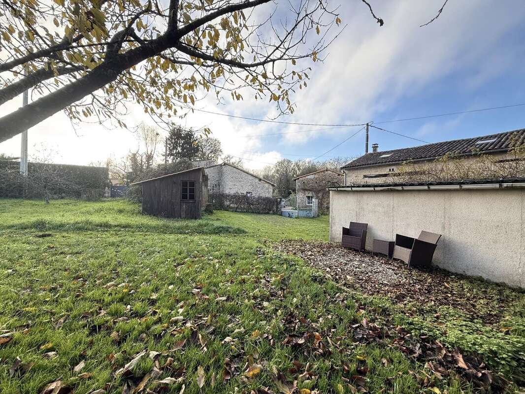 Maison à SAUZE-VAUSSAIS