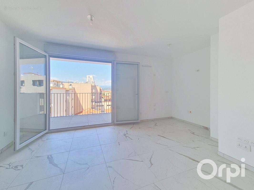 Appartement À Vendre - photo 2