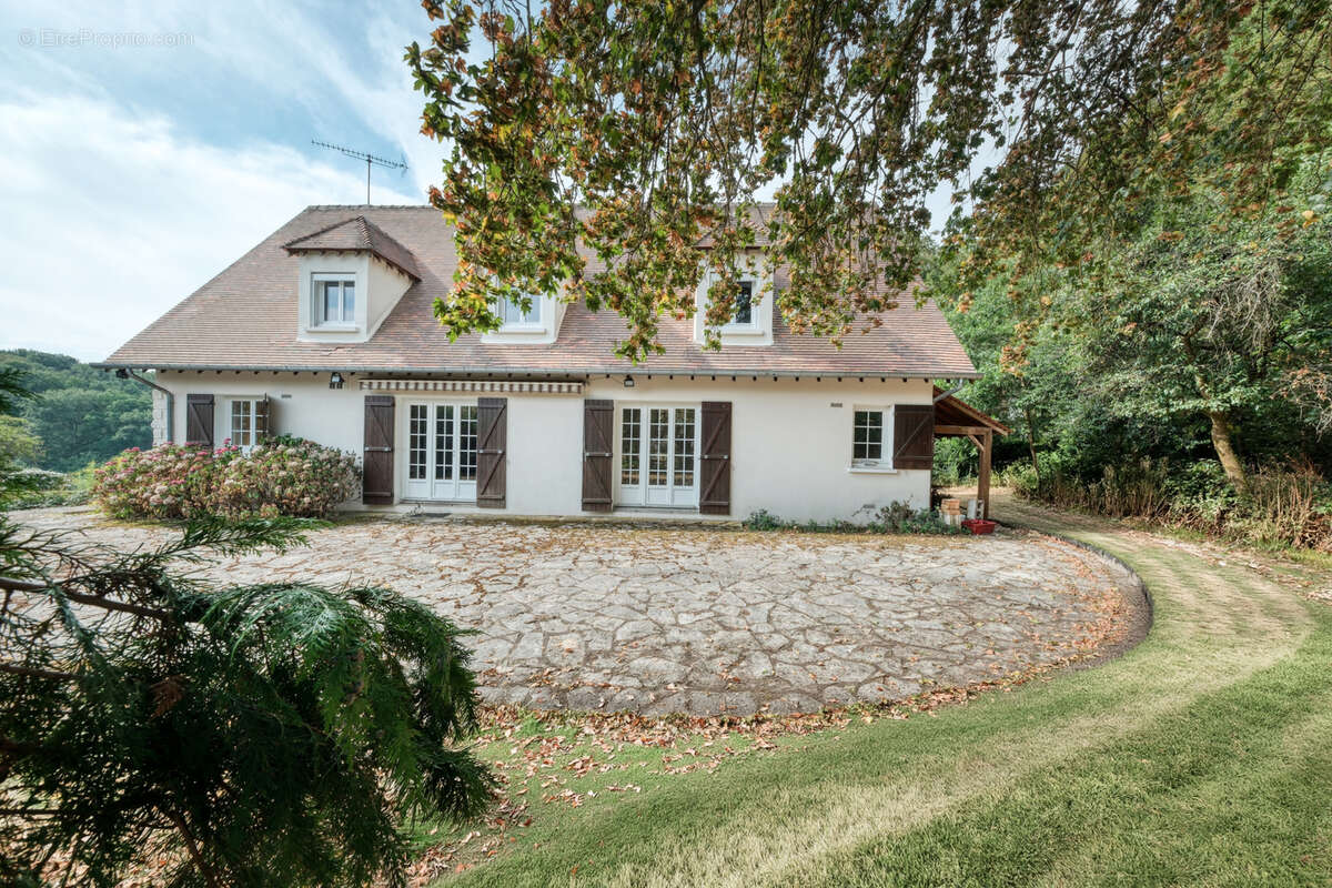 Maison familiale 10 pieces - 6 chambres - sous sol total - terrain de 1800m2 - photo 34