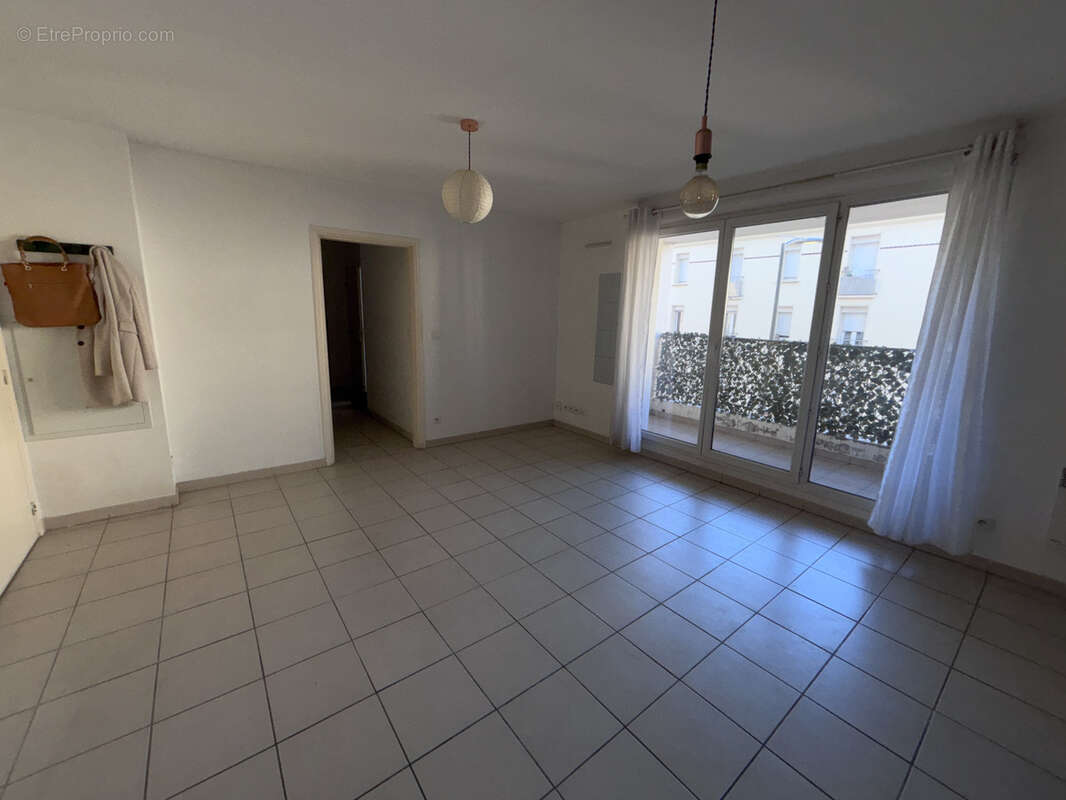 Appartement à MARSEILLE-7E