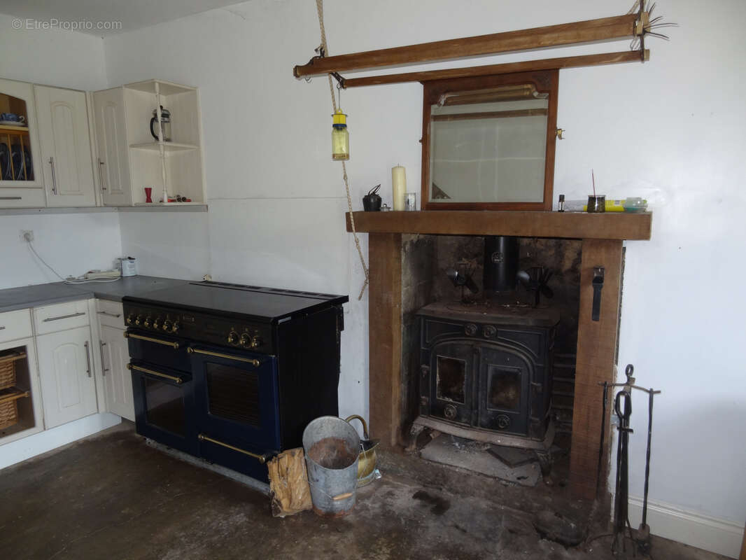 Maison en pierres à rénover   charme et potentiel en campagne de Kerpert - photo 5