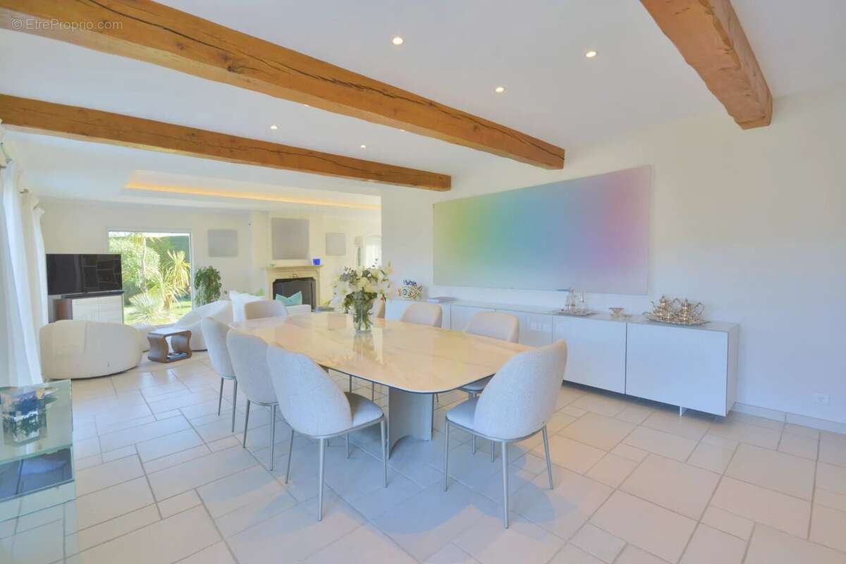 Maison à PEYMEINADE