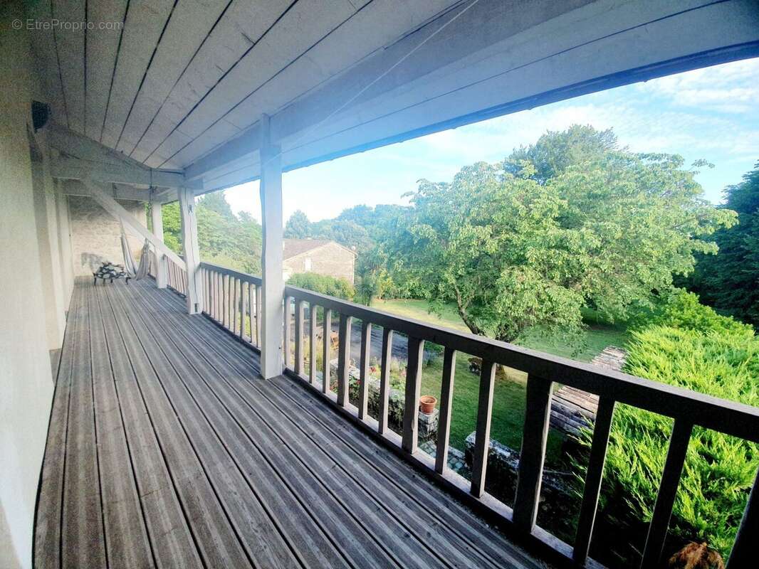 terrasse - Maison à RAUZAN