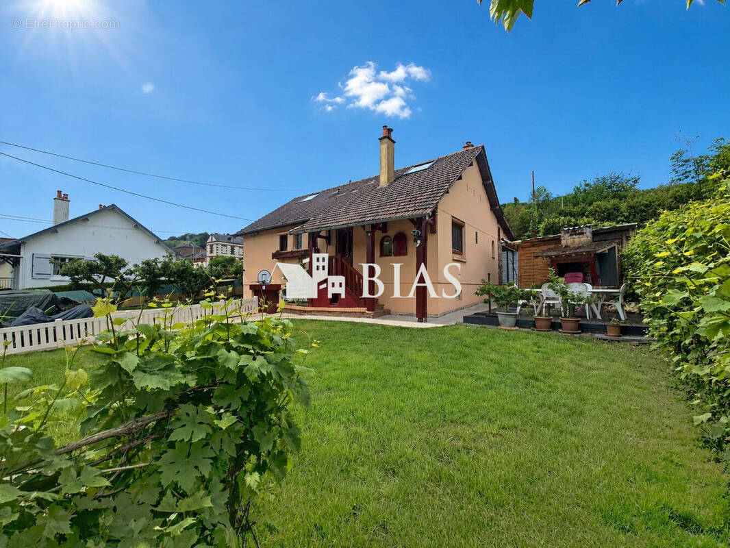 Maison à SAINT-LEGER-DU-BOURG-DENIS