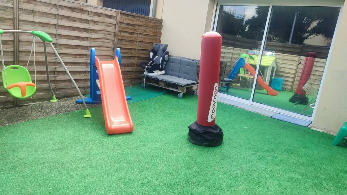 Maison à CHANTELOUP-LES-VIGNES