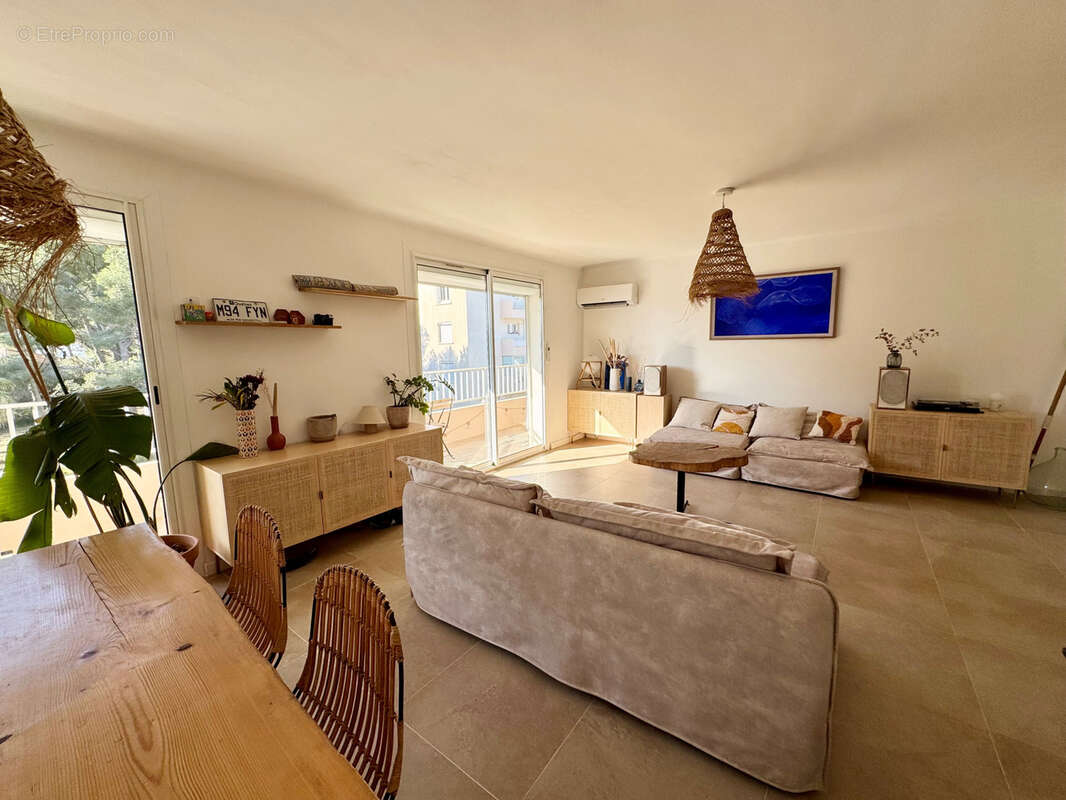 Appartement à SIX-FOURS-LES-PLAGES