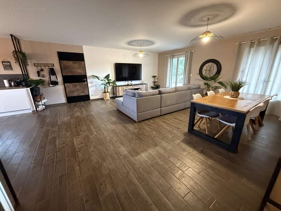 Maison à ROQUECOURBE-MINERVOIS