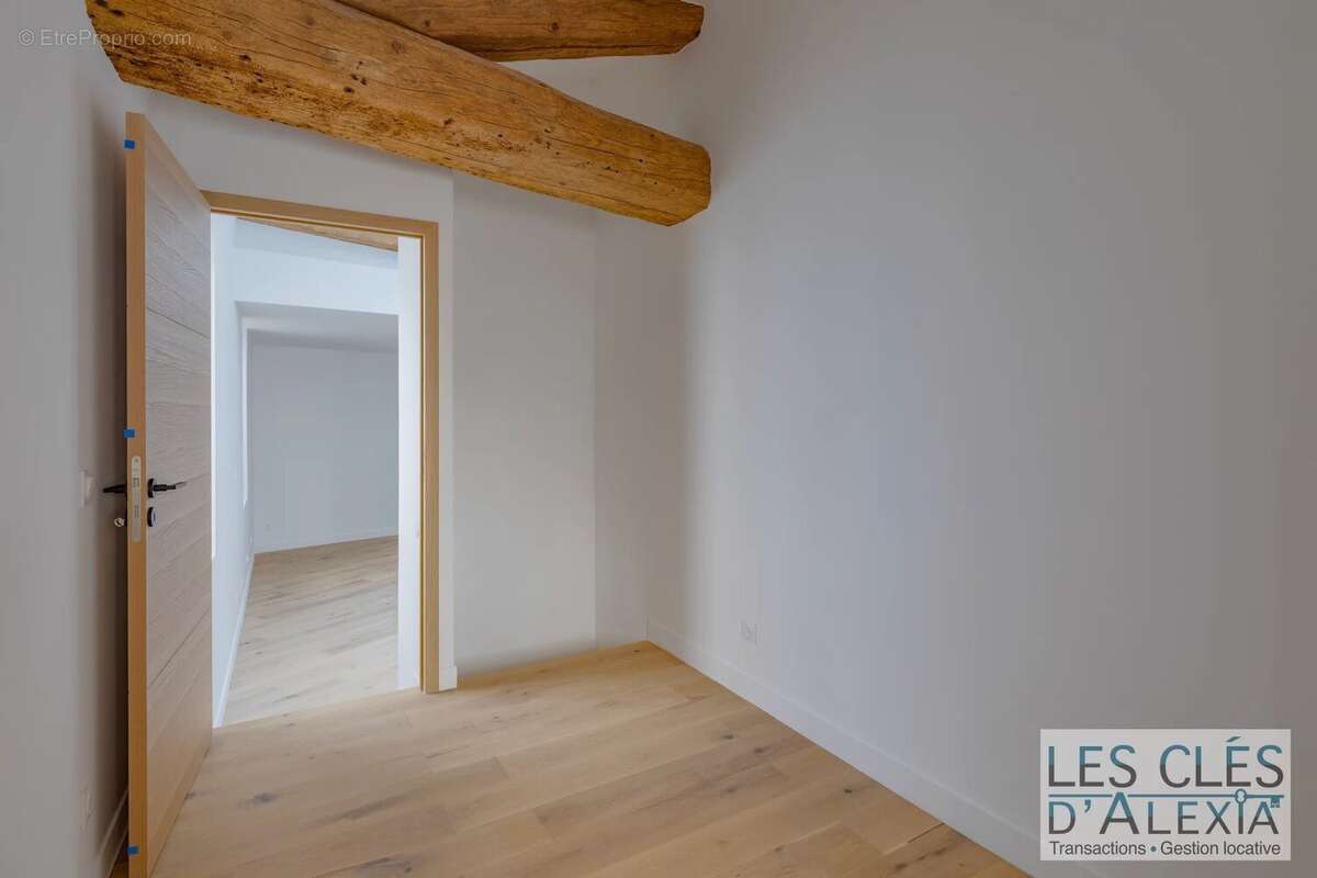Appartement à SAINT-GENIS-LAVAL