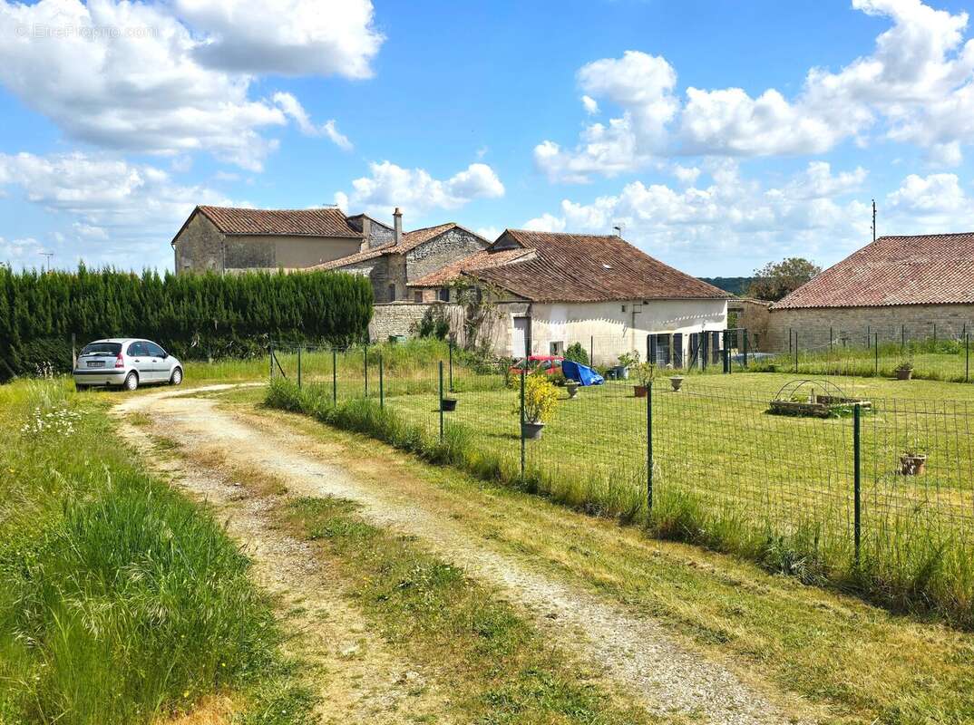 Maison à VERTEUIL-SUR-CHARENTE