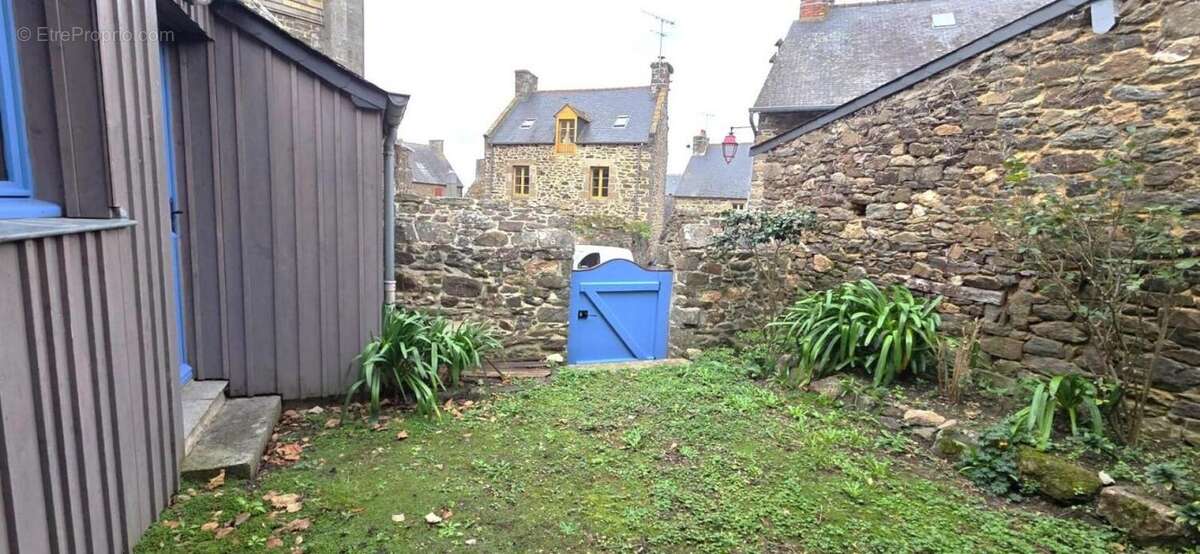 Maison à SAINT-SULIAC