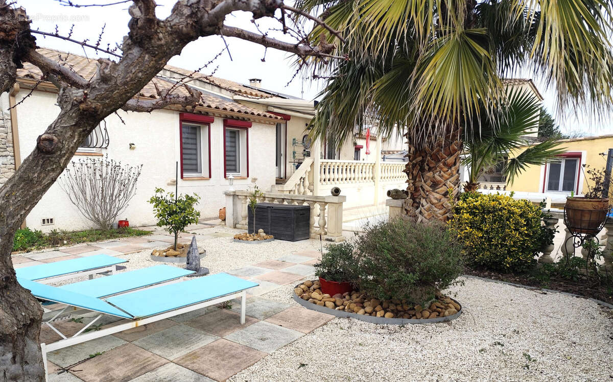 Maison à JONQUIERES-SAINT-VINCENT