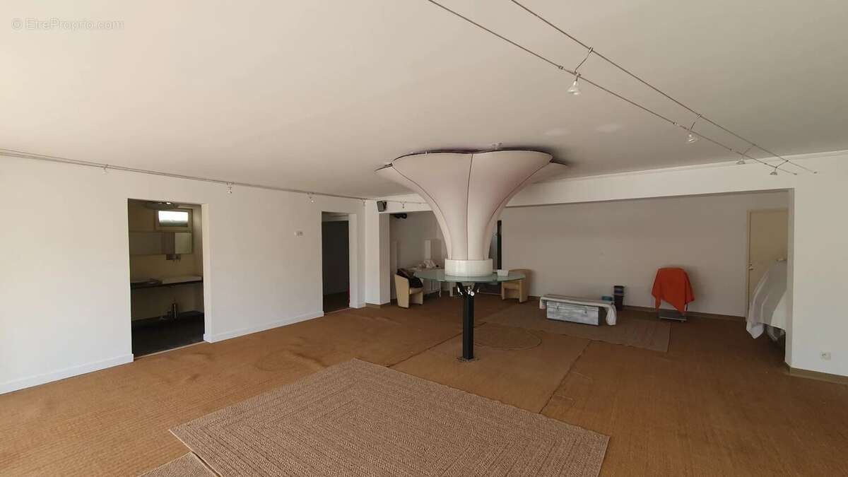 Commerce à GRUISSAN