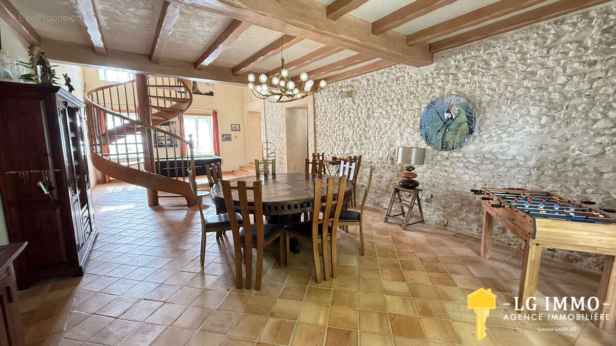 Maison à SEMUSSAC