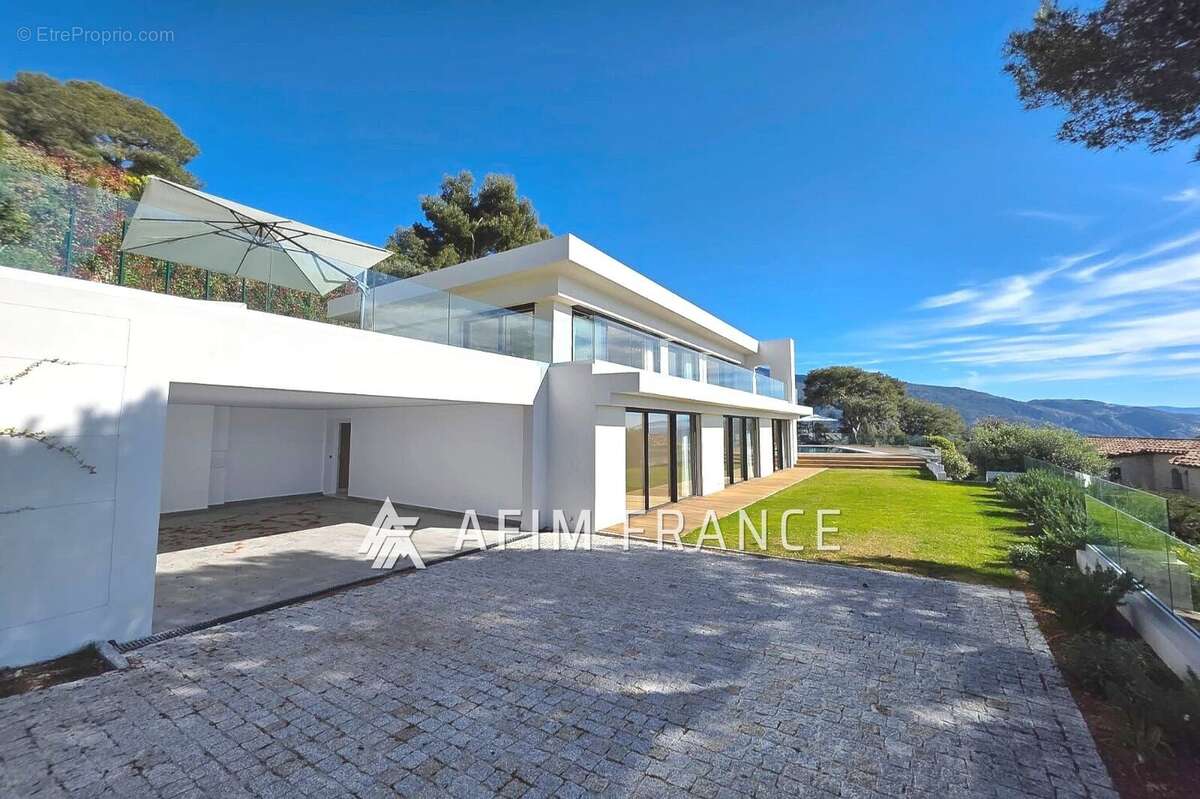 Maison à ROQUEBRUNE-CAP-MARTIN