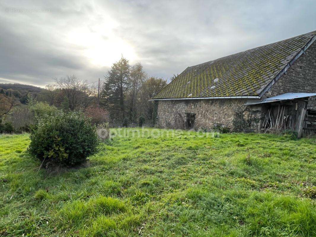 Maison en pierre avec grange et jardin de 2000 m2 et bois - photo 6