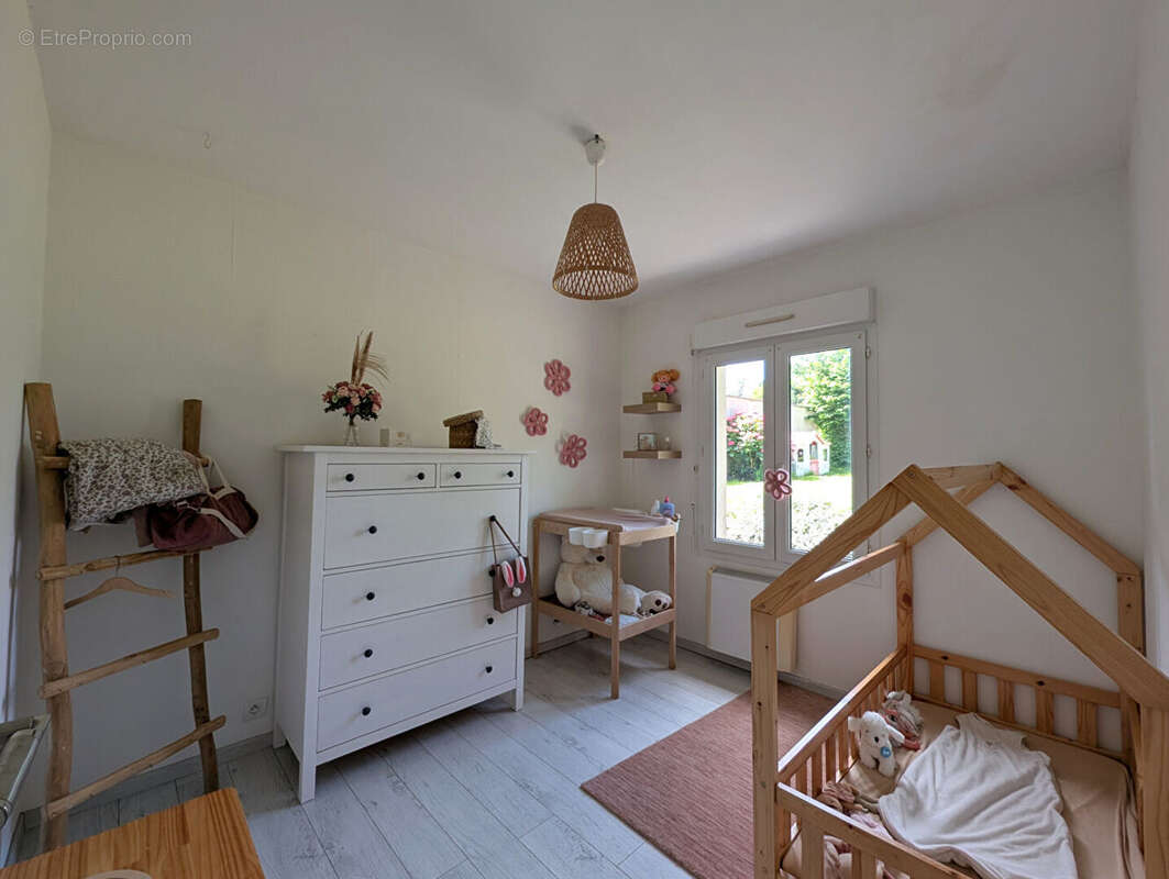 Maison à BAGUER-MORVAN