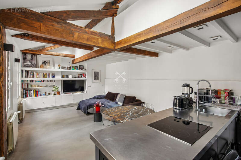 Appartement à PARIS-3E