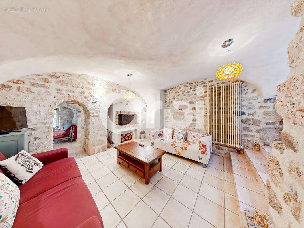 Maison à VALLON-PONT-D'ARC