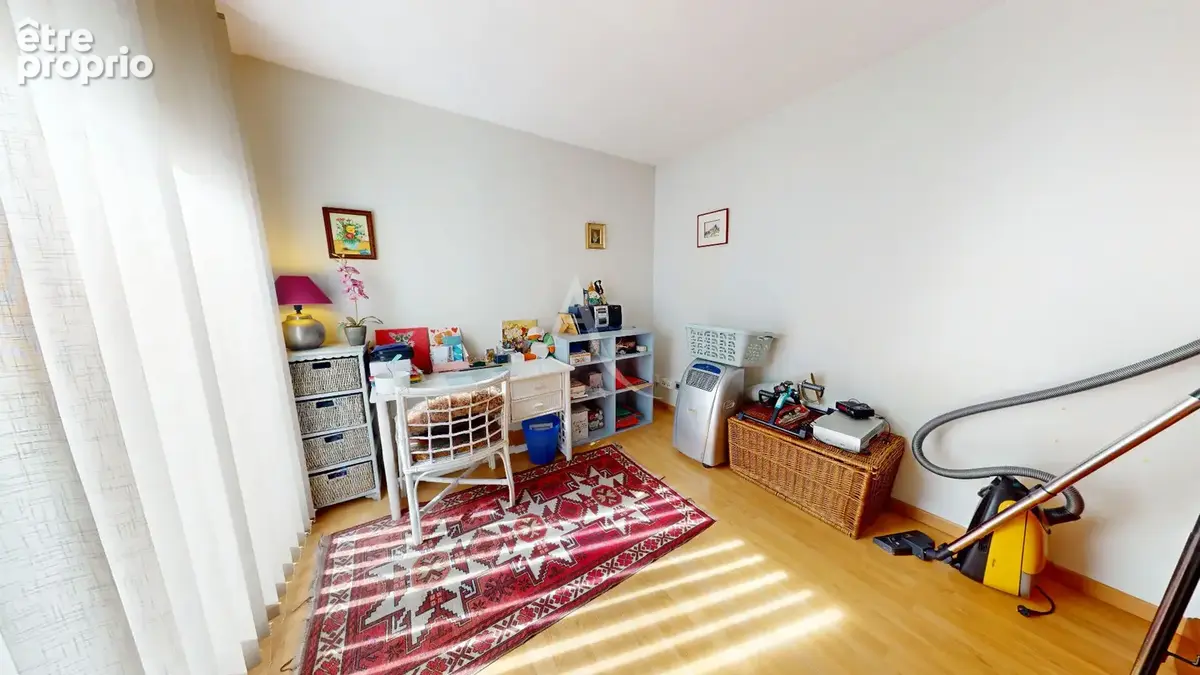 Saint-Thibault-des-Vignes ? Maison de plain-pied 4 chambres avec séjour cathédrale, au calme d'une impasse - photo 15