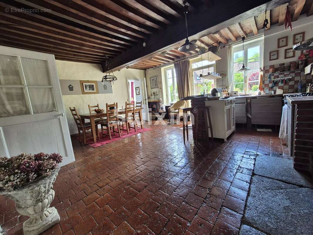 Maison à POUQUES-LORMES