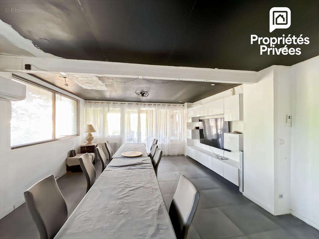 Maison en pierre - 287m2 - 5 chambres - 4entrées indépendantes - photo 4
