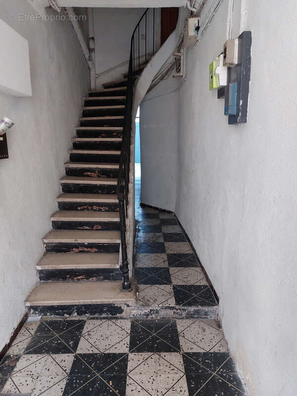 Appartement à MARSEILLE-3E