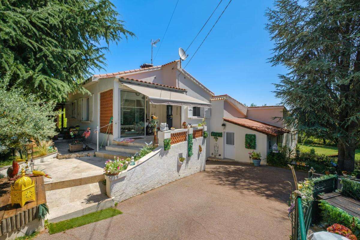 Maison de 4 pièces de 124 m² à Berre-les-Alpes - photo 15