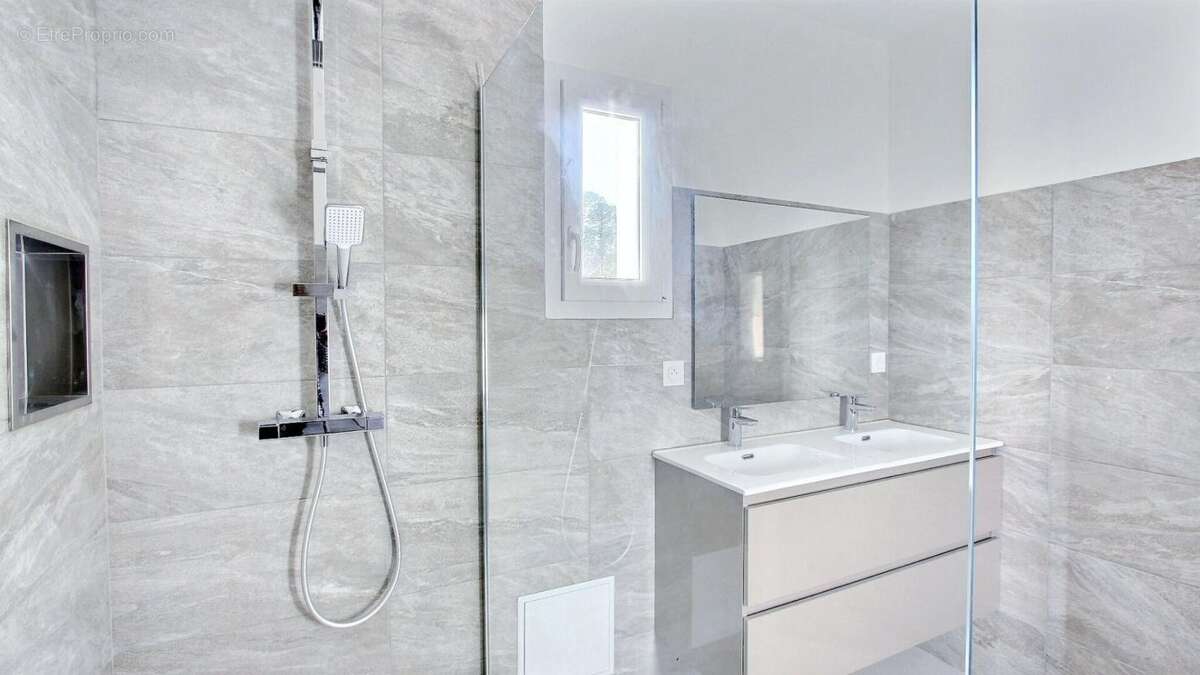 Maison à SAINT-ANTONIN-DU-VAR