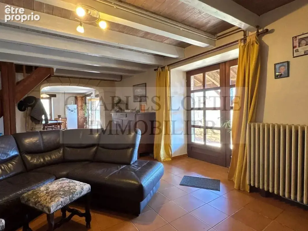 Belle propriété comprenant 2 maisons et piscine, sur 2 ha de terrain, à proximité de Cazals. - photo 5