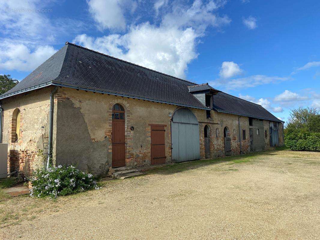 Maison à LA CHAPELLE-D'ALIGNE