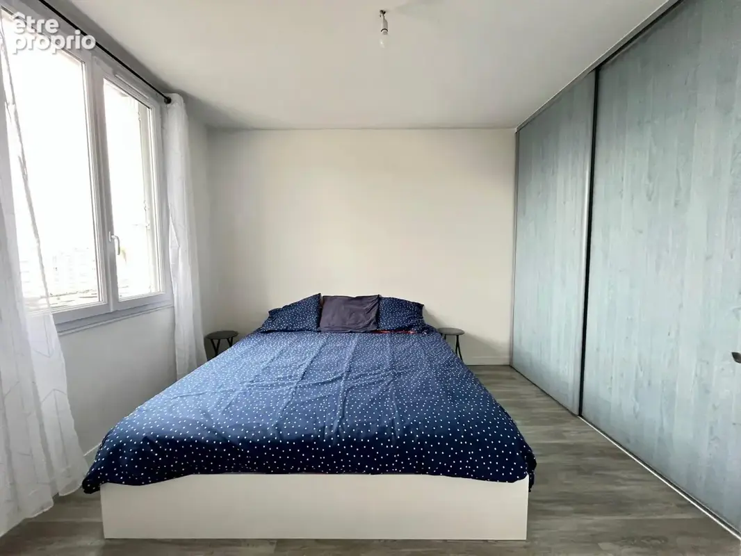 Appartement 81 m² à Saint-Jean-De-La-Ruelle  - photo 6