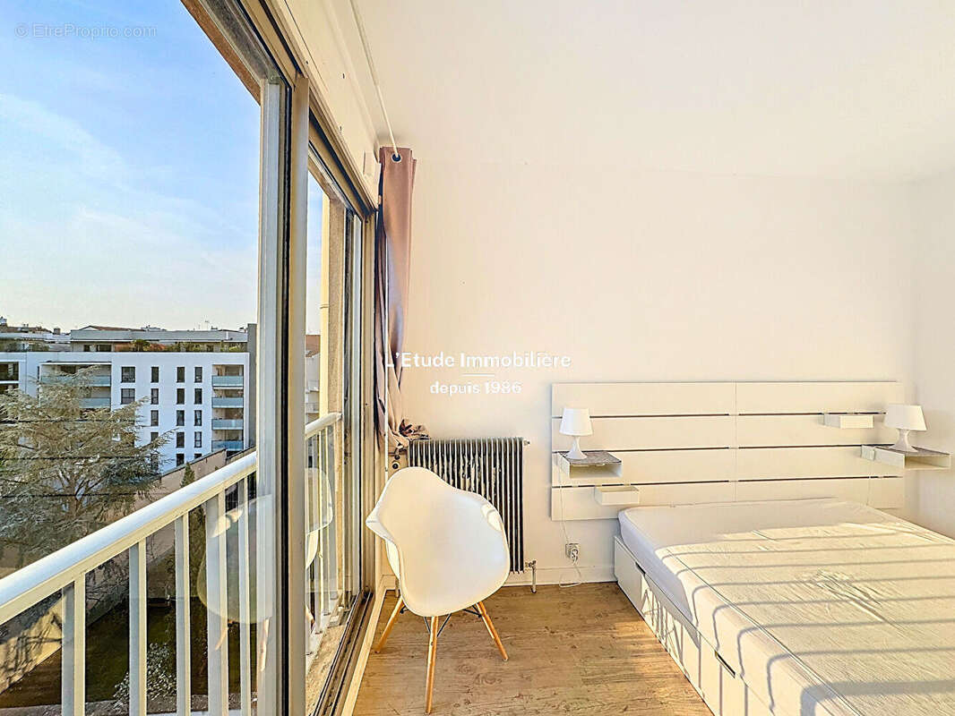 Saxe - t2 40m2 - dernier etage - vue fourviere - photo 6