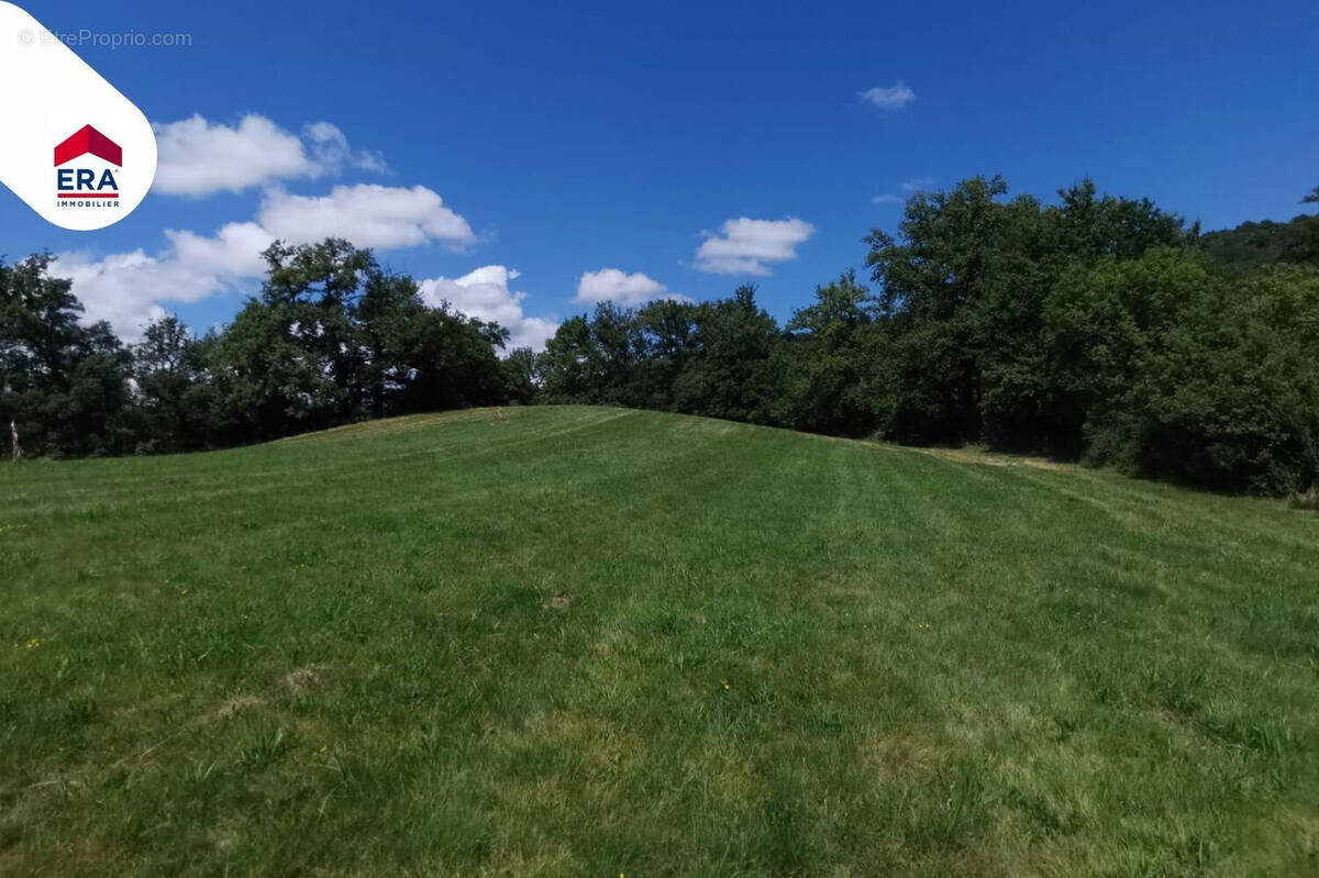 Terrain à BAGNAC-SUR-CELE
