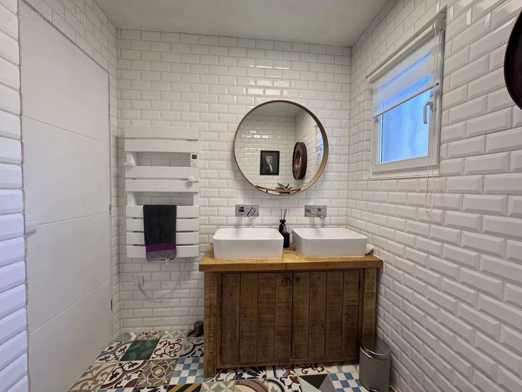 Maison à ENTRECASTEAUX