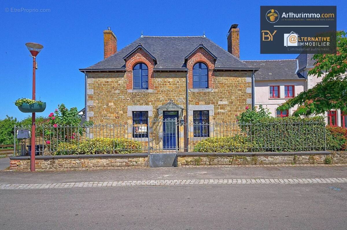 Maison à ARGENTRE-DU-PLESSIS