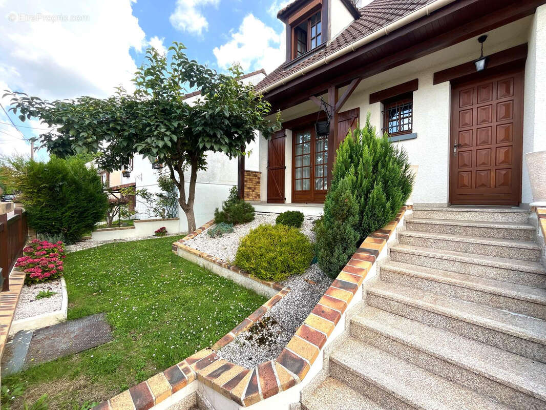 Maison à TREMBLAY-EN-FRANCE