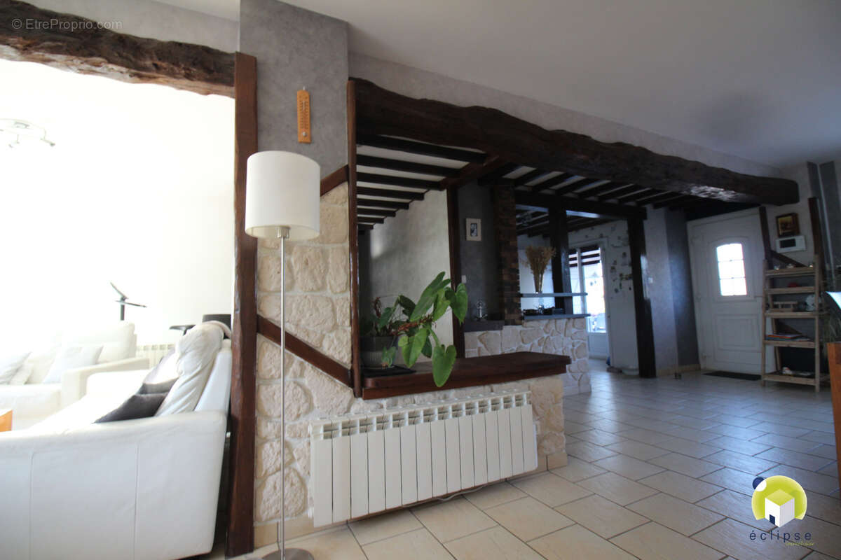 Maison à MEZERIAT