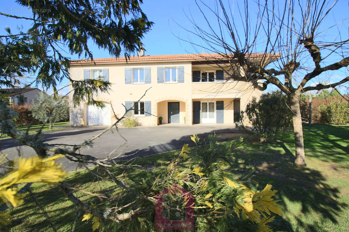 Maison à PUY-L'EVEQUE