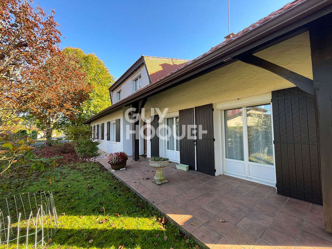 Maison à PARENTIS-EN-BORN