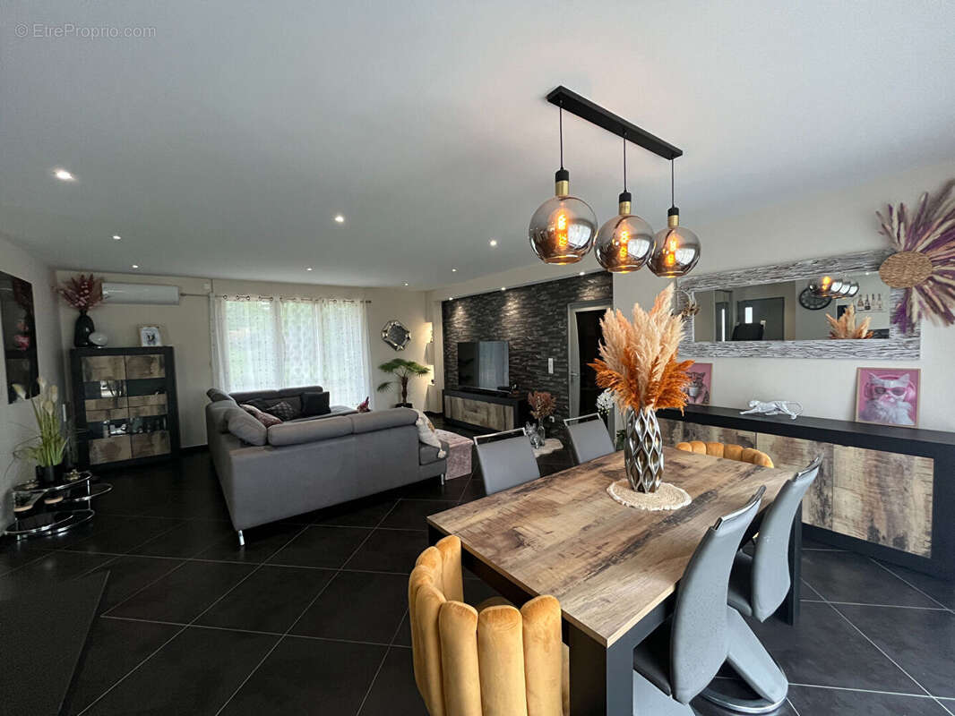 Maison à PERPEZAC-LE-NOIR