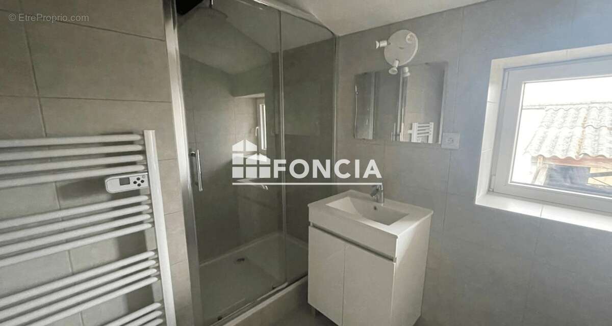 Appartement à CHALEINS