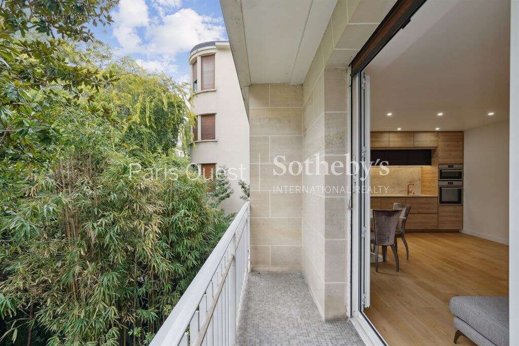 Appartement à NEUILLY-SUR-SEINE