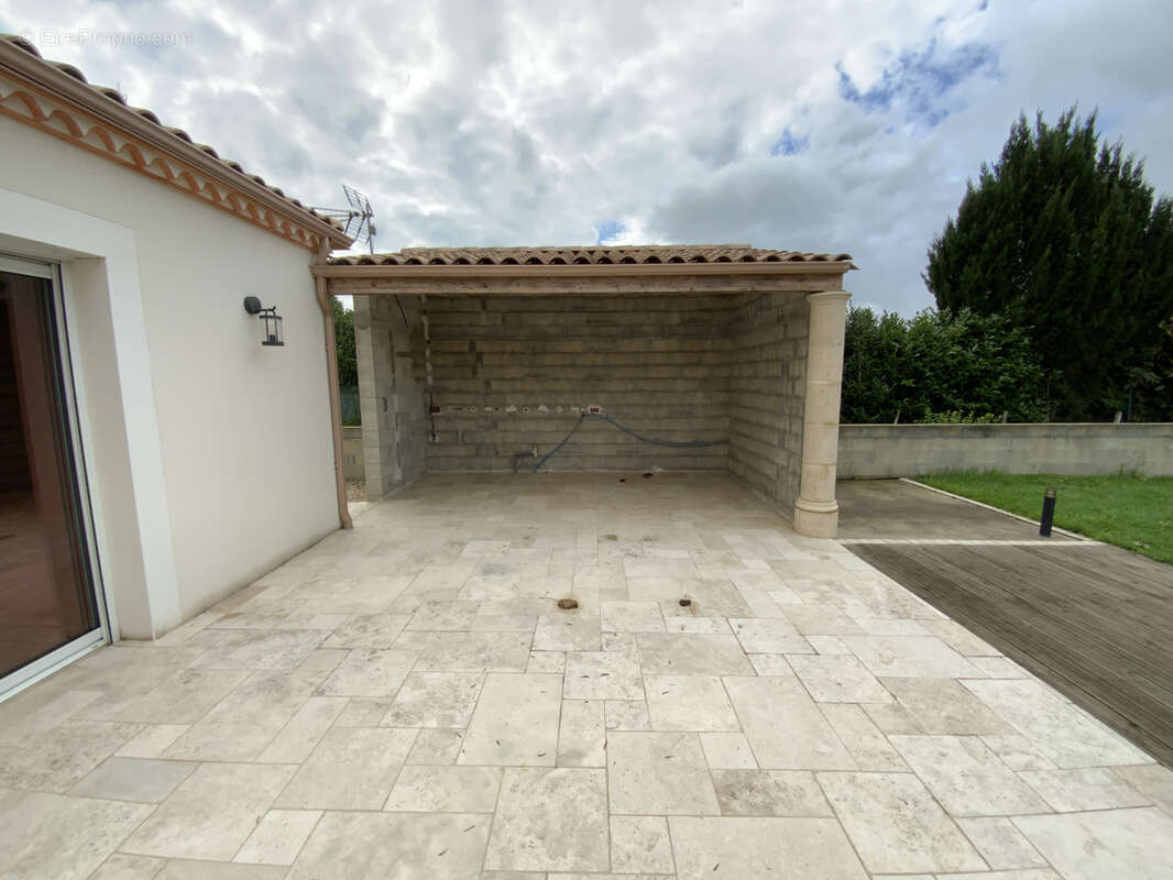 Maison à COURS-DE-PILE