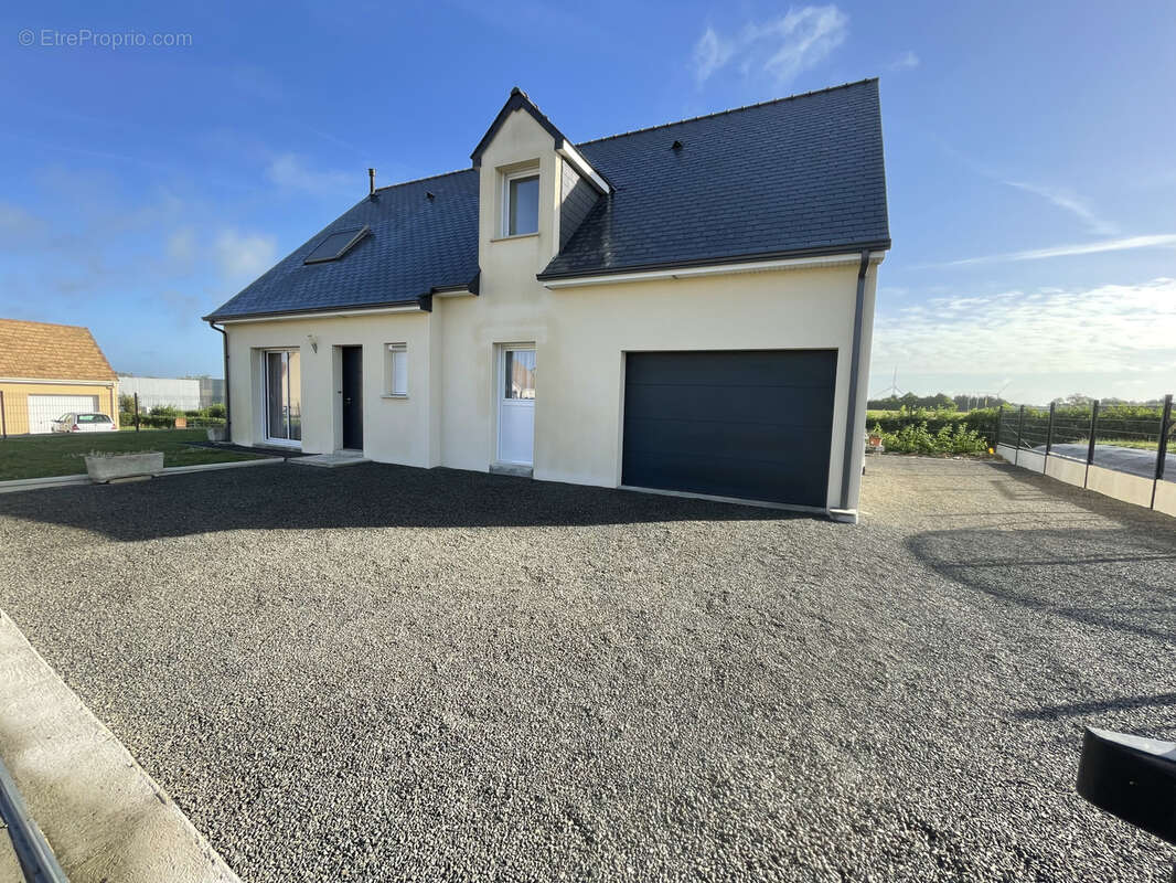 Maison à CONLIE