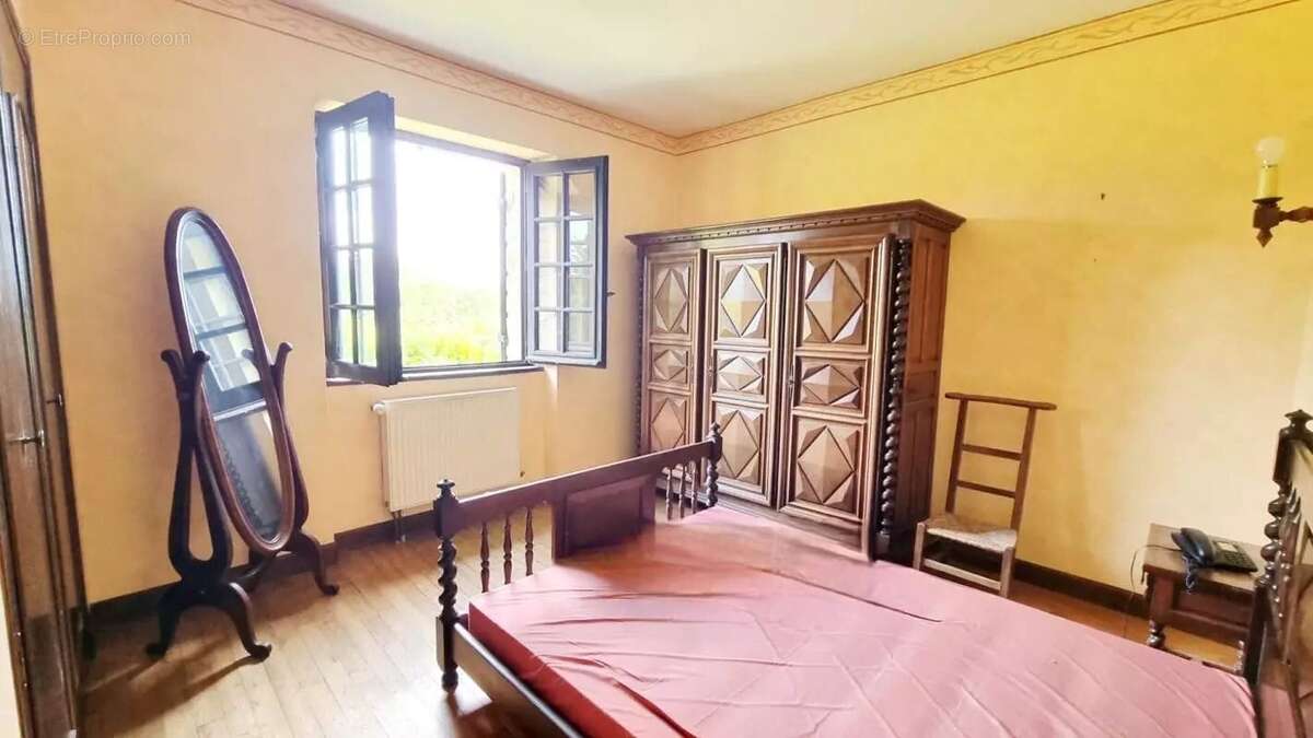 Maison à MILHAC-D'AUBEROCHE