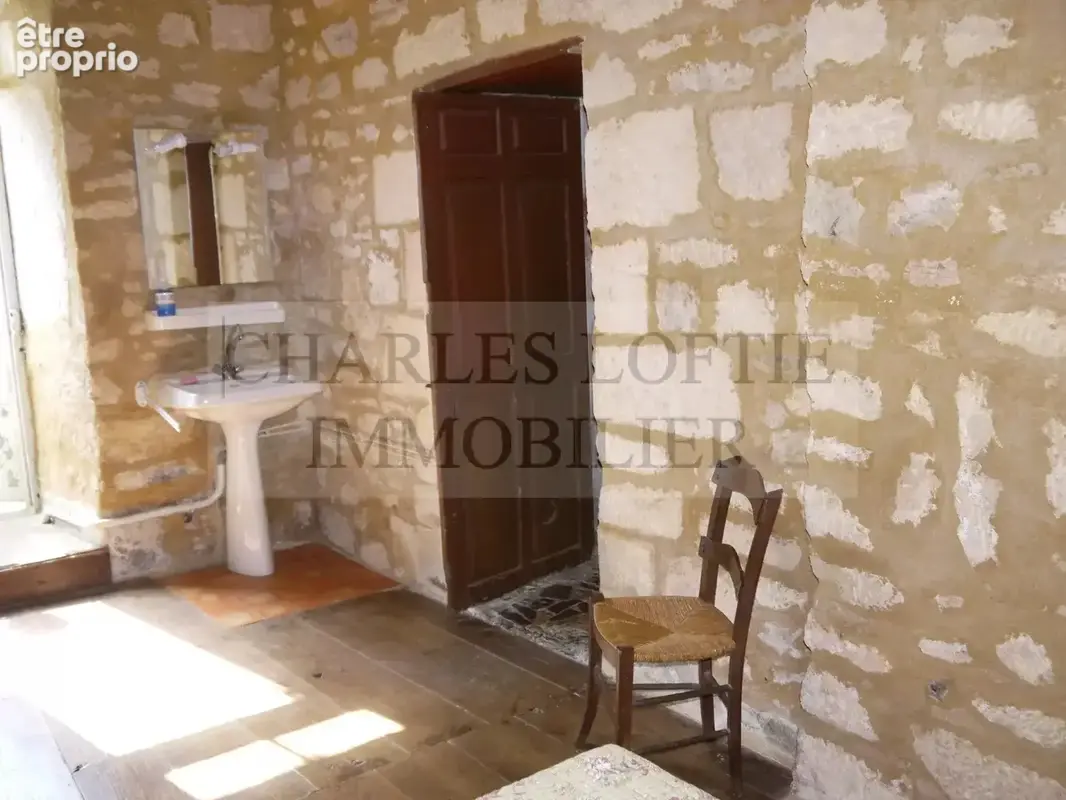  Propriété mitoyenne dans un château Médiéval du 14ème et 15eme siècles - photo 24