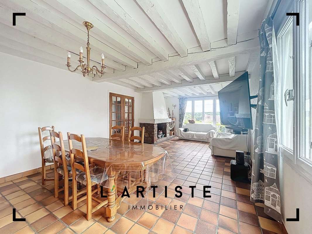 Maison à LA SAUSSAYE